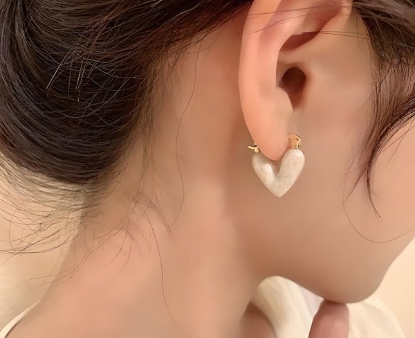 Unveiling the Charm of Heart-Shaped Earrings: A Classic Fashion Staple