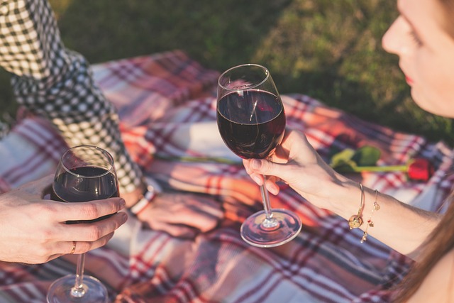 Beat the Heat: Enjoy Ice-Cold Drinks Fast with the Cooler Box