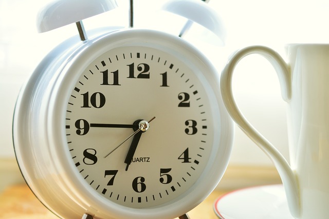 Digital vs. Analog Alarm Clocks: Which One is Right for You?